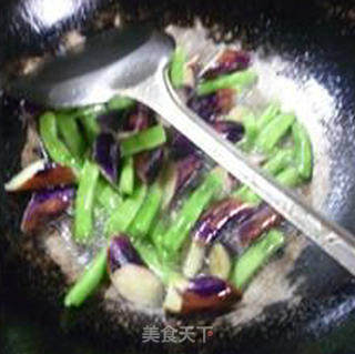 Stir-fried Plum Peas with Eggplant recipe