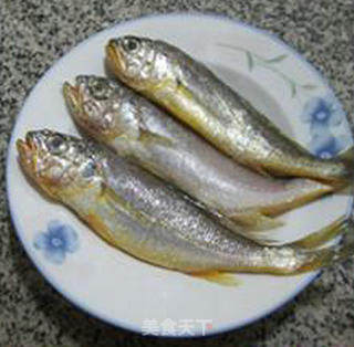 Sweet and Sour Yellow Croaker recipe