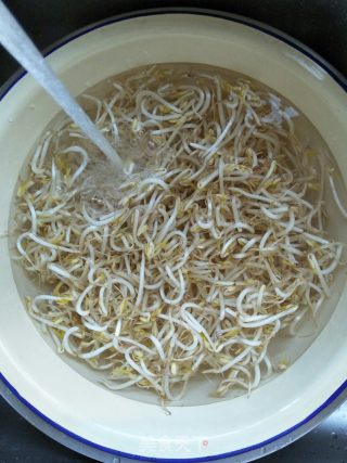 Fried Bean Sprouts with Onion recipe