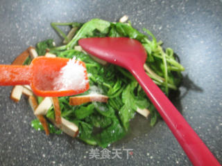 Stir-fried Radish Vegetables recipe
