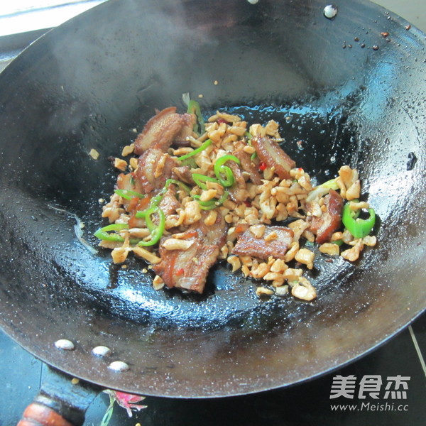 Stir-fried Dongpo Pork with Dried Radish recipe