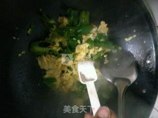 Scrambled Eggs with Green Peppers recipe