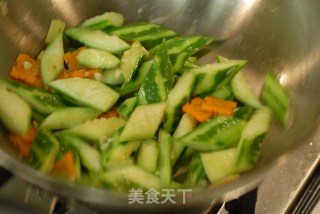 Loofah Stir-fried Pork Slices recipe