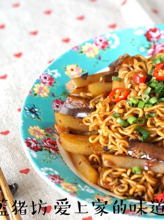 Instant Noodles with Eggplant and Potato Stew