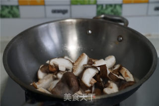 Fried Mushrooms with Eggs recipe