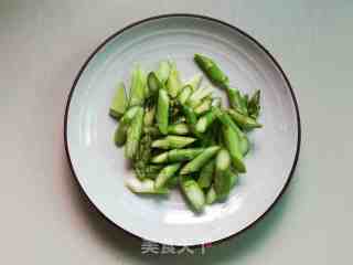 Stir-fried Chicken Hearts with Onion and Asparagus recipe