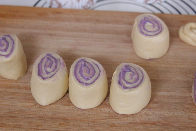 Taro and Purple Sweet Potato Bread Roll recipe