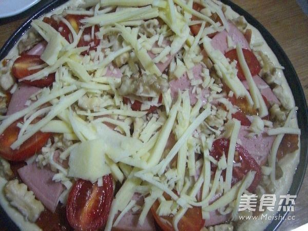 Ham and Walnut Pizza recipe