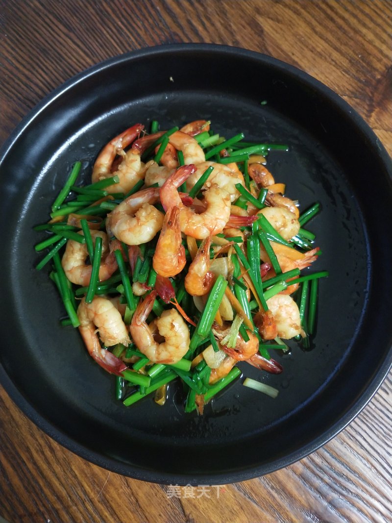 Stir-fried Double Shrimp with Leek Moss recipe
