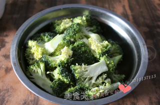Simple and Delicious Diet Dish-garlic Broccoli recipe
