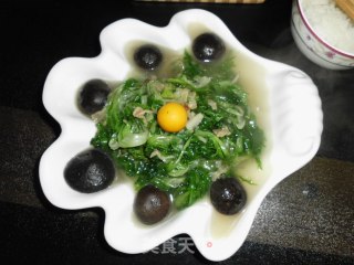 A Feast of Spring-whitebait Simmering Bitter Chrysanthemum recipe