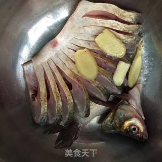 Peacock Steamed Fish recipe