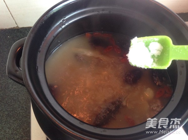 Sea Cucumber Spare Ribs Soup recipe