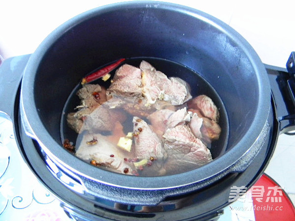 Beef Noodles with Black Bean Sauce recipe