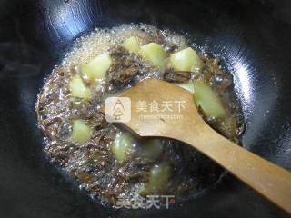 Boiled Potatoes with Bamboo Shoots and Dried Vegetables recipe