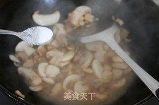 Stir-fried Pork with Mushroom recipe