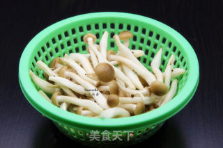 Shimeji Mushroom and Preserved Egg Soup recipe