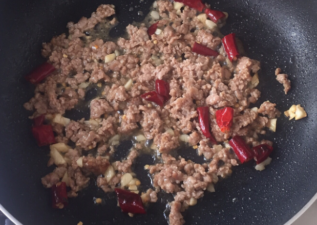 Stir-fried Minced Pork with Edamame recipe