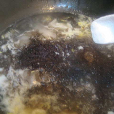 Seaweed and Egg Soup recipe