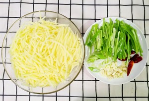 ❗simple Home Cooking ❗green Pepper and Potato Shreds ❗spicy and Sour and Refreshing Giant Rice ❗sour and Spicy Potato Shreds recipe