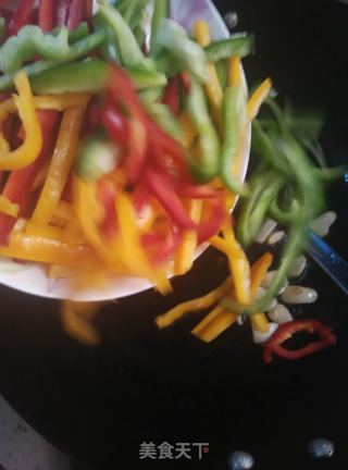 Stir-fried Jingwu Duck Intestines with Colored Peppers recipe