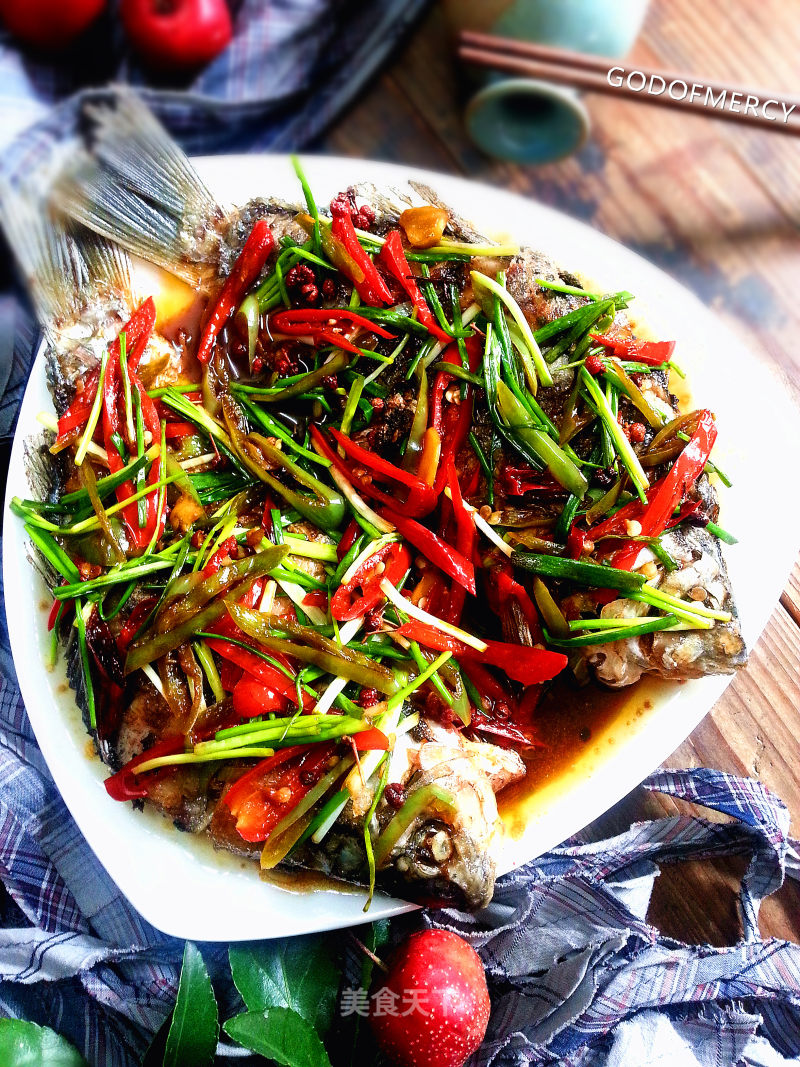 Messy Fish ~ Crucian Carp with Spicy Braised Sauce recipe