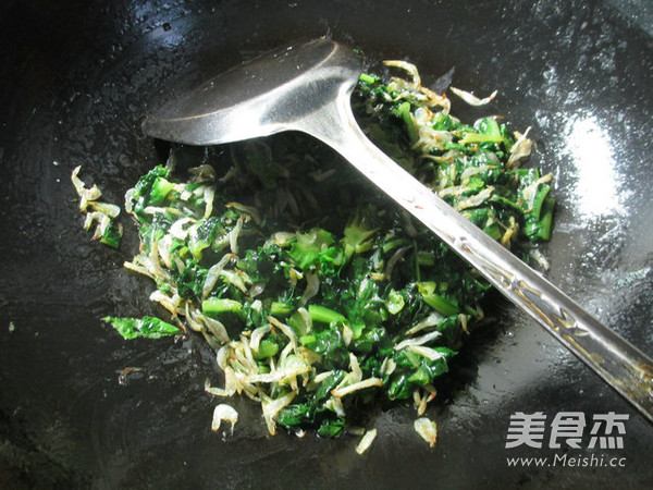 Stir-fried Lettuce Leaves with Shrimp Skins recipe
