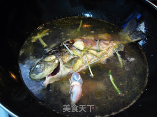 Crucian Carp with Vinegar Pepper recipe