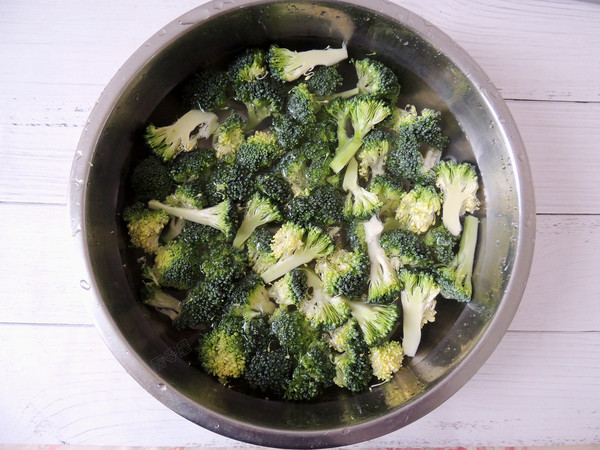 Stir-fried Mushrooms with Broccoli recipe