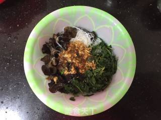 #春食野菜香#chilled Black Fungus Vermicelli Medlar Seedlings recipe