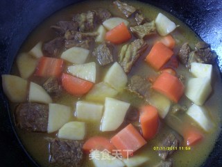 Curry Beef with Carrots and Potatoes recipe