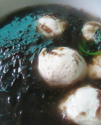 Pork Belly Ball Seaweed Soup recipe