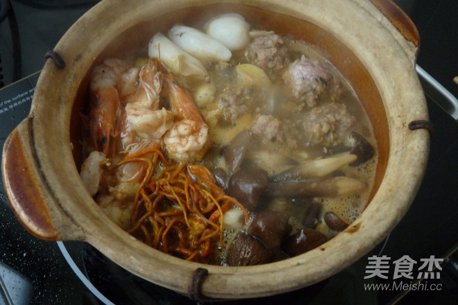 Meatballs, Seafood and Mixed Vegetable Claypot recipe