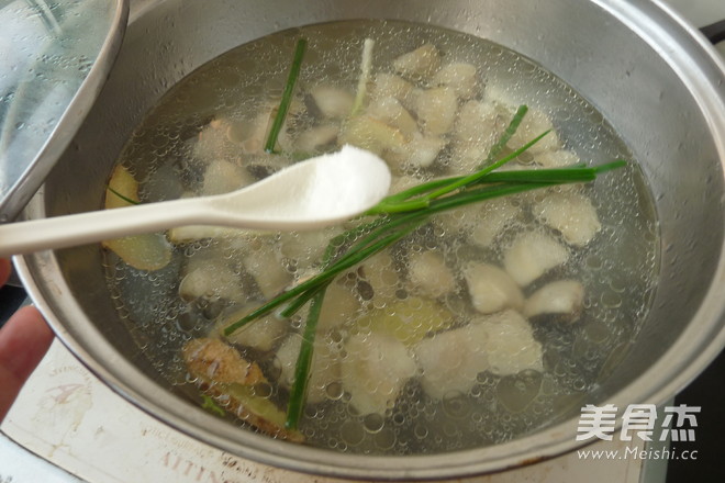 White Scallops Boiled Lettuce recipe