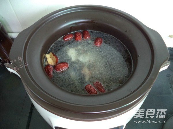 Supor·chinese Pottery Peanuts and Bamboo Fish Head Soup recipe