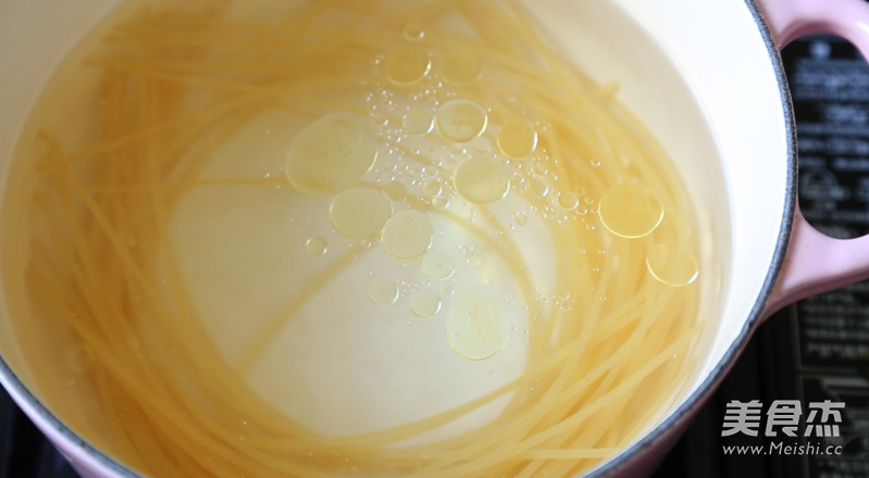 Spaghetti Bolognese from Hongguo's Food School recipe