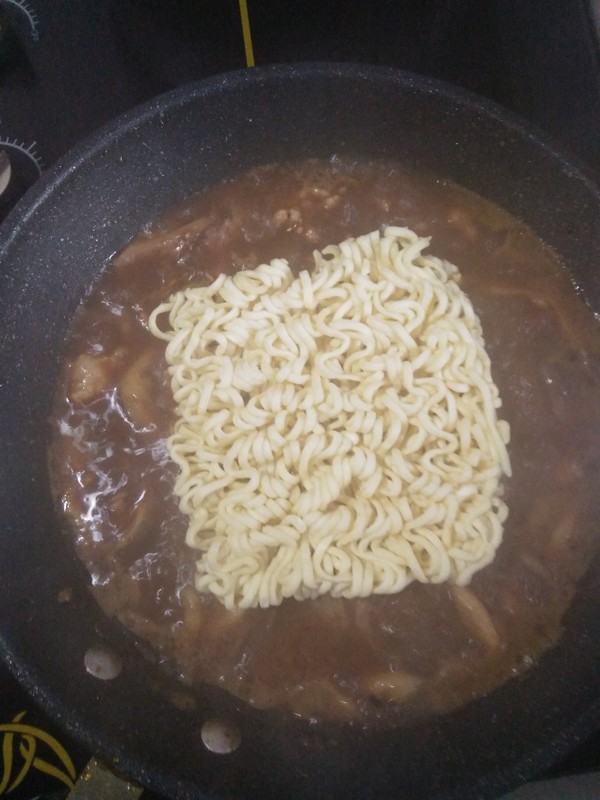 #中卓炸酱# Instant Noodles with Shredded Pork and Mushroom recipe