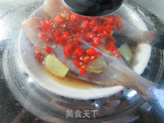 Chopped Pepper Rubber Fish recipe