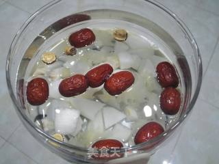 Red Dates, Tremella and Snow Pear Soup recipe