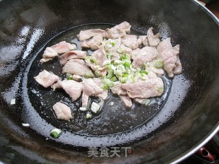 Stir-fried Sliced Pork with Water Chestnuts recipe