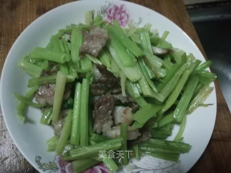 Stir-fried Celery with Sliced Pork recipe