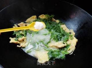 Acanthopanax and Egg Soup recipe