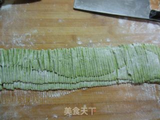 Hand-rolled Noodles with Spinach recipe