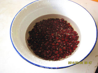 Dehumidification and Nourishing Spleen Porridge ------ Red Bean and Barley Porridge recipe