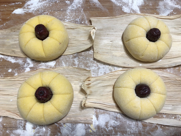 Whole Grain Pumpkin Buns recipe