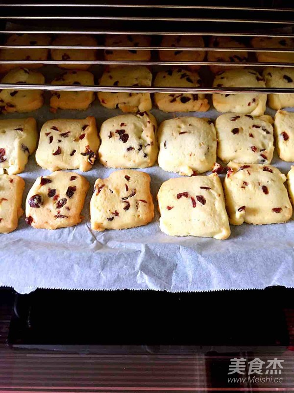 Novice Baking of Cranberry Biscuits recipe