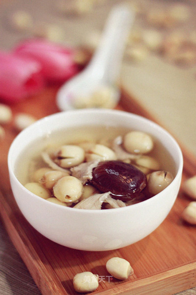 Lotus Seed Lean Meat Soup recipe