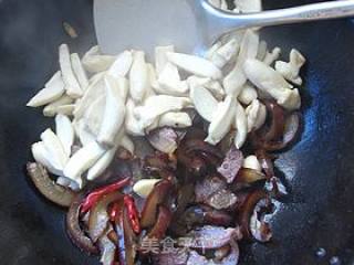 Stir-fried King Pleurotus with Pork Face recipe