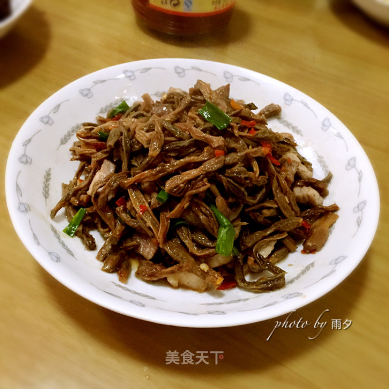 Stir-fried Pork with Dried Cowpeas recipe