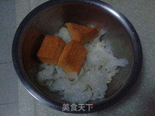 White Fungus Pumpkin Soup recipe